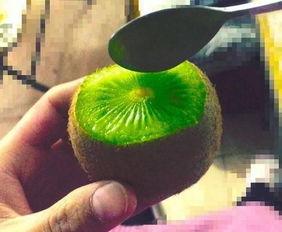 有没有抖音网红吃瓜的群,热门话题背后的秘密揭晓  第2张 有没有抖音网红吃瓜的群,热门话题背后的秘密揭晓  第2张